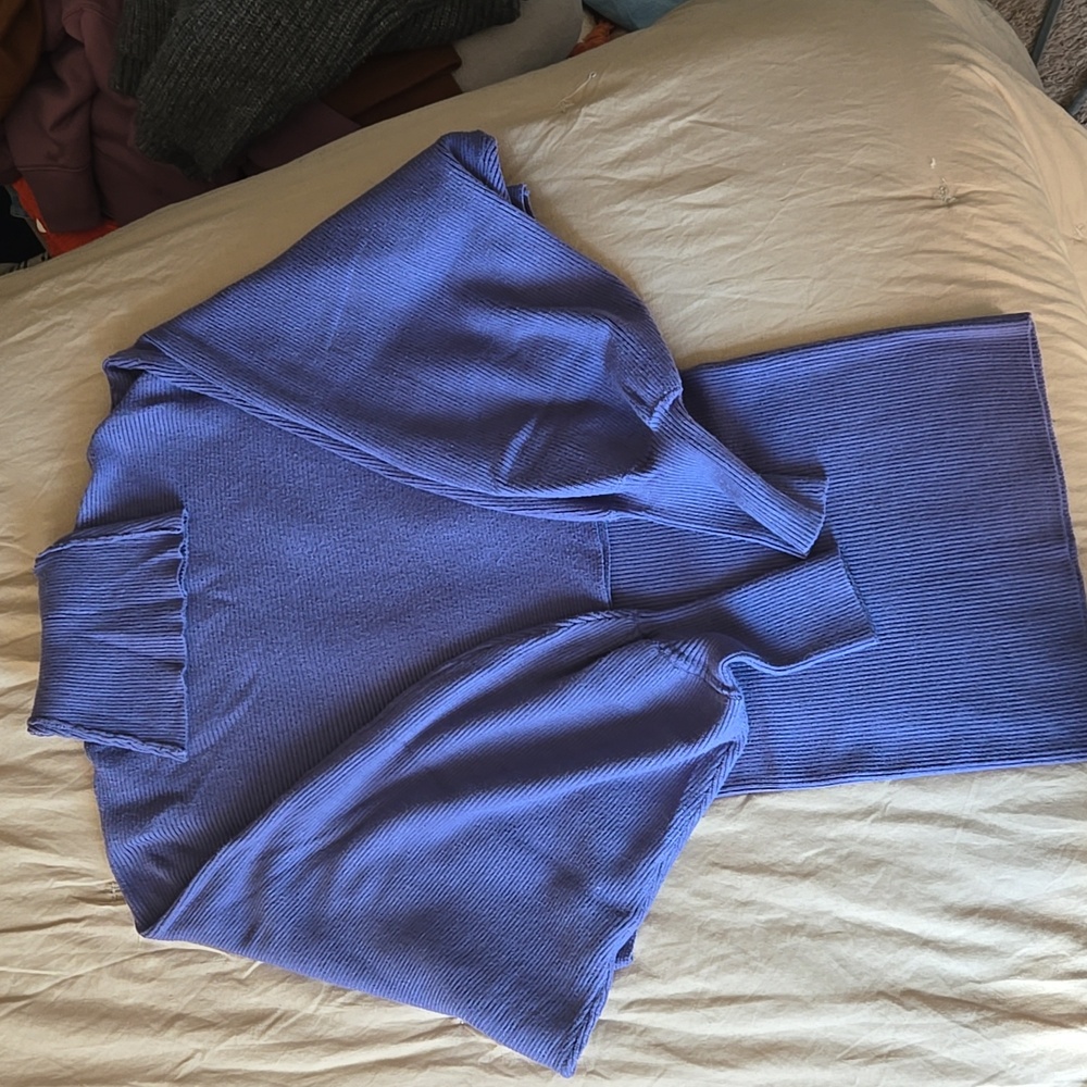 Two piece crop top sweather and skirt